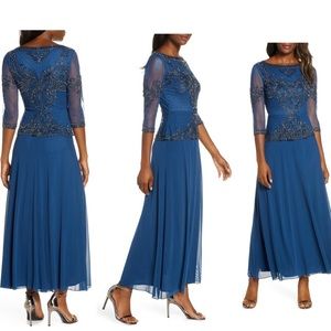 Bead Embellished Gown
PISARRO NIGHTS